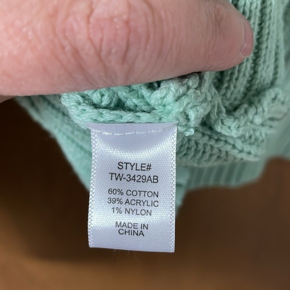 Zenana size XL mint green colored turtleneck tunic sweater with ballon sleeves - Picture 8 of 9